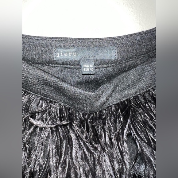 Black feather skirt, so cute! - Picture 2 of 4